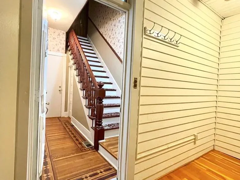 146 Morris St #2 — Photo 8