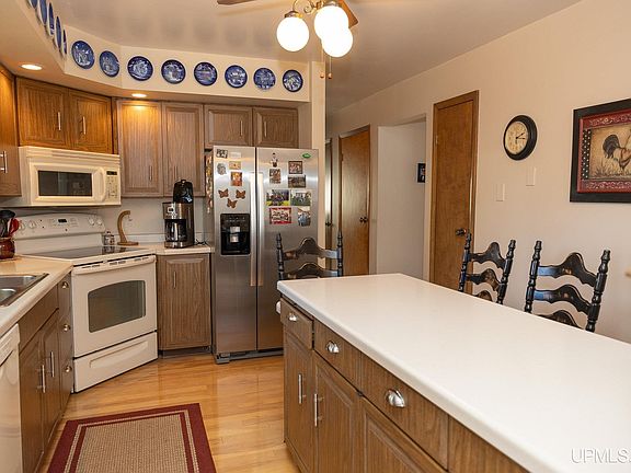 3rd image of 1818 Prairie Ave