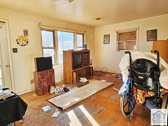 2nd image of 216 Avenel Dr