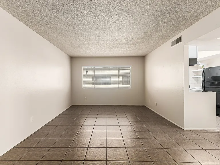 4717 W Bethany Heights Dr — Photo 11