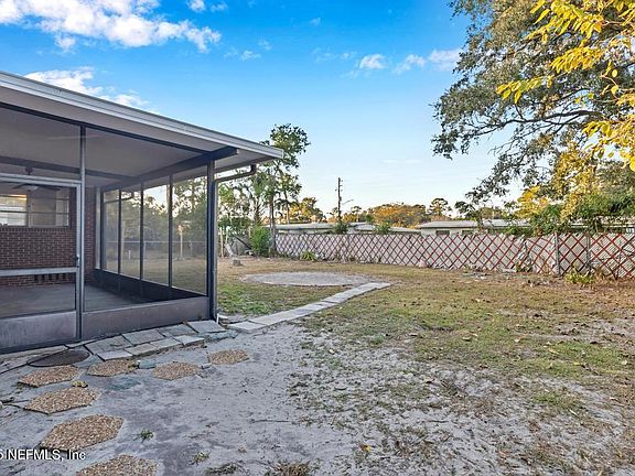 5th image of 8559 LAMANTO Avenue N