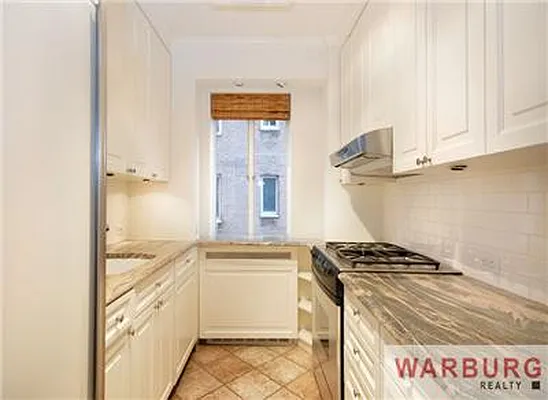 Sold by Warburg | media 6
