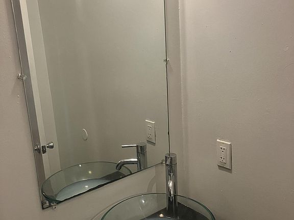 2nd image of 1903 Anita Dr APT 4