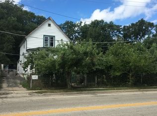 324 S Genesee St, Waukegan, IL 60085