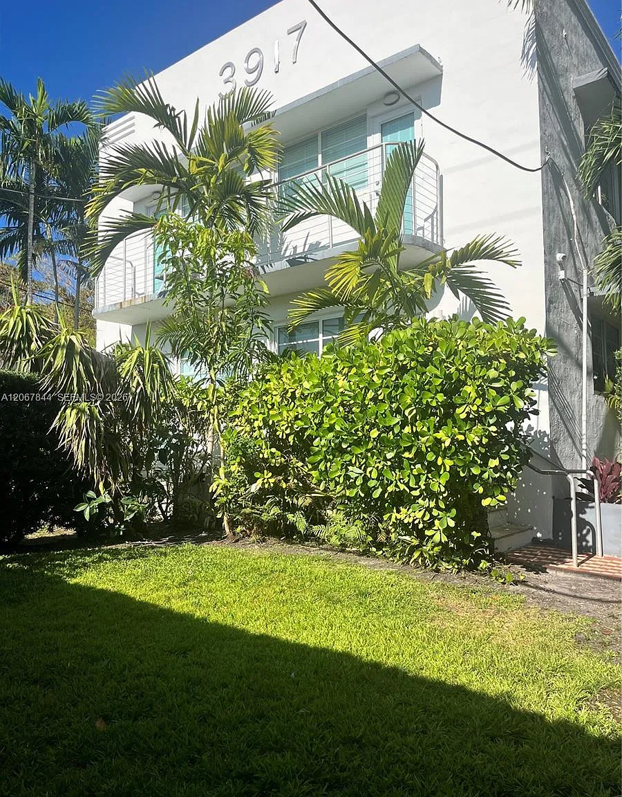 The Waterclub Condo — Photo 1