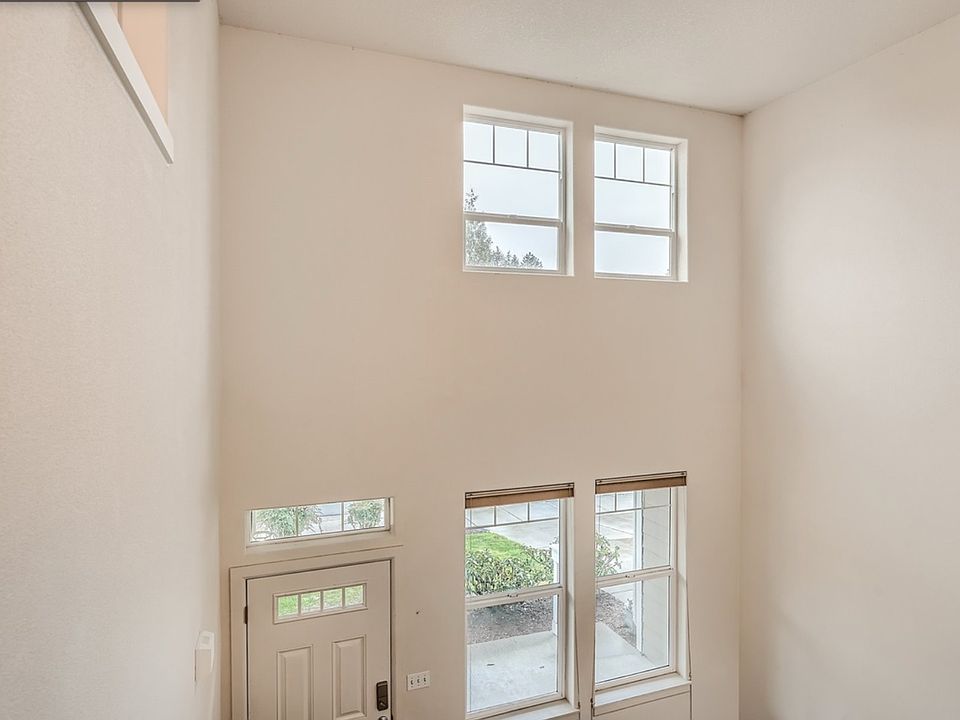 1st image of 8910 NE 40th Pl #3