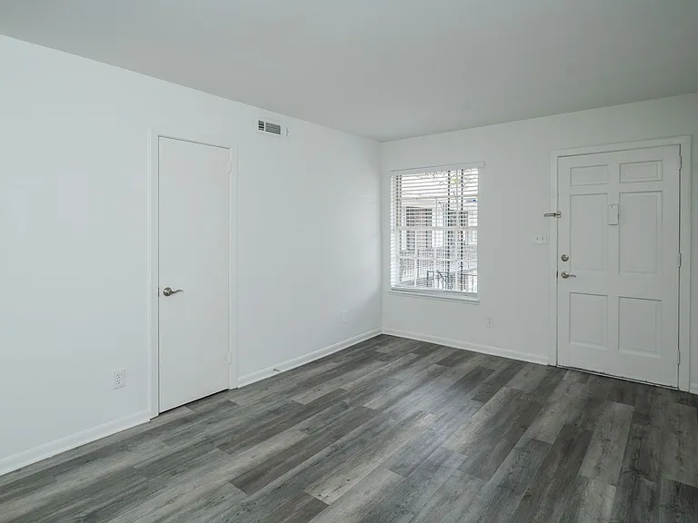 Cliff Terrace — Photo 14