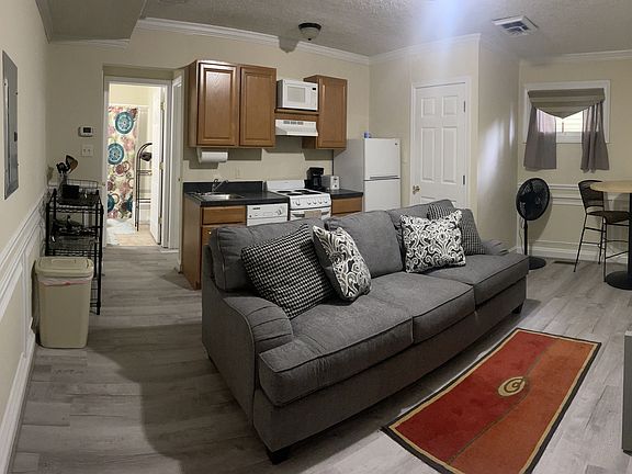 3rd image of 19 N Washington St #201