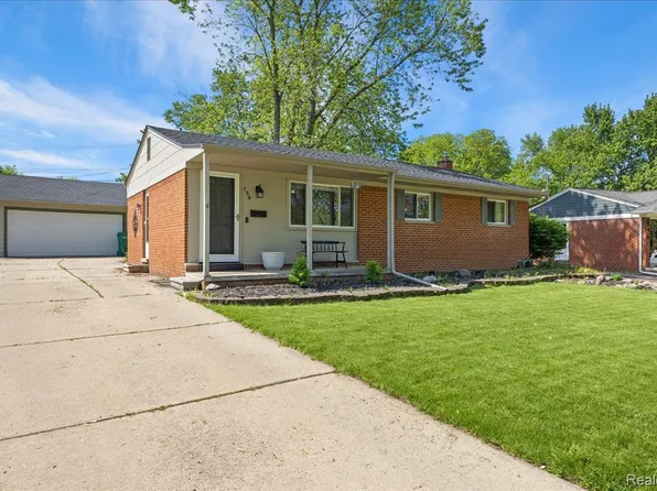 154 Nichols Dr, Saline, MI 48176