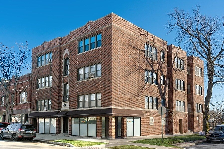 1st image of 906 S Elmwood Ave APT 2