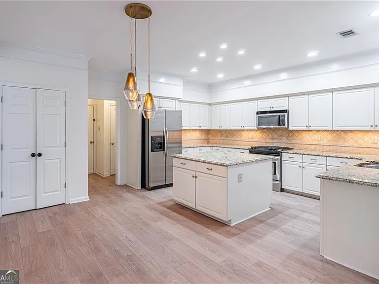 5491 Oxford Chase Way — Photo 19