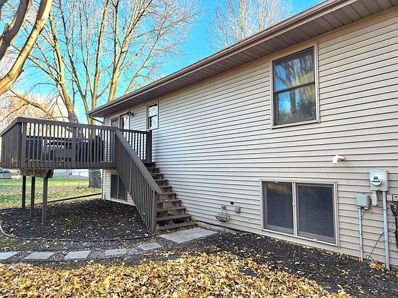 5th image of 208 Holly Ln
