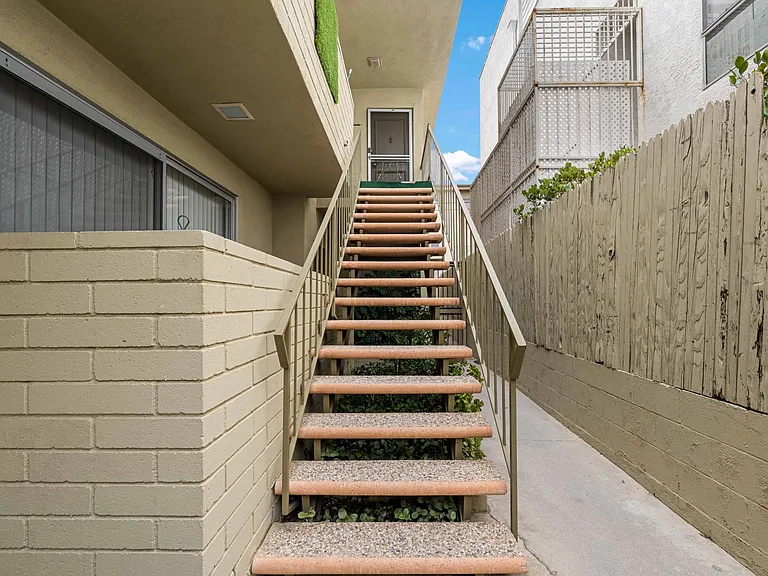 11861 Texas Ave #6 — Photo 25