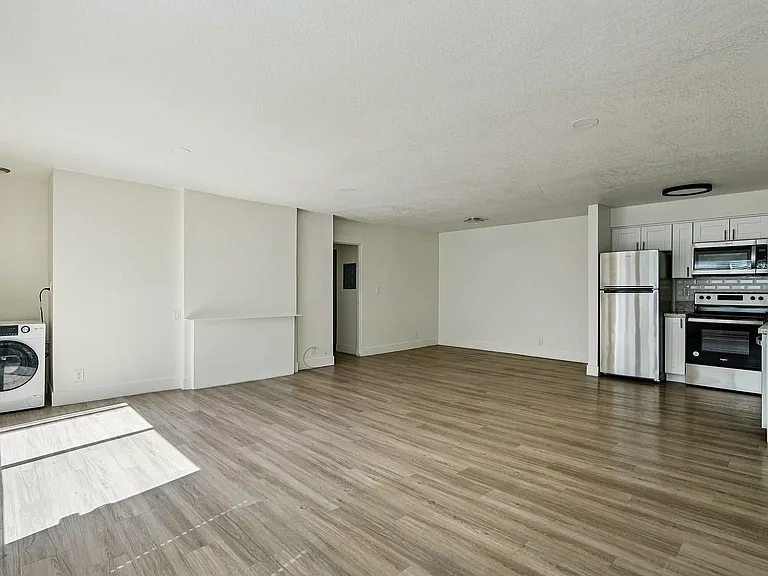 2x2 Living Room