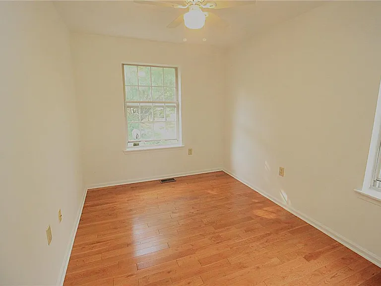 106 Founders Ct — Photo 18