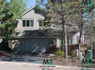 4896 Woodcliff Hill Rd, West Bloomfield, MI 48323