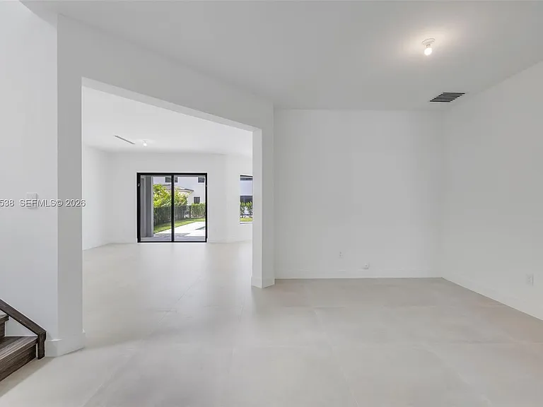 19670 NE 14th Ct — Photo 10
