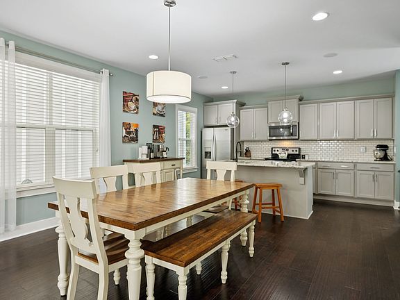 5th image of 740 Cottage Park Dr