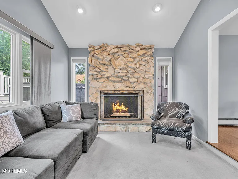 485 Freehold St — Photo 8