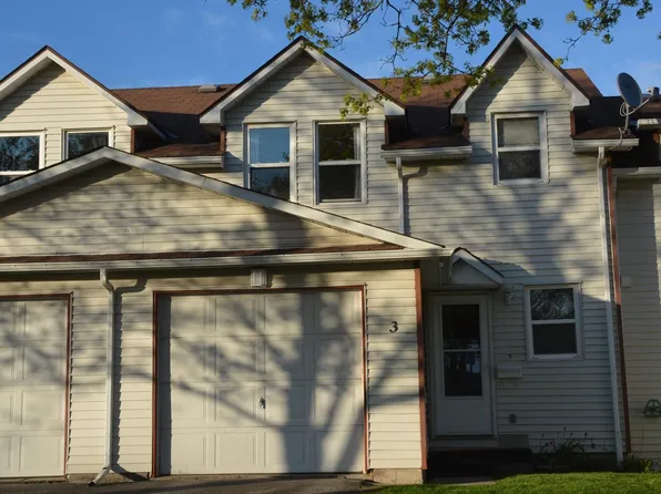 27 Aldershot Ave E #3, Brockville, ON K6V 2P7