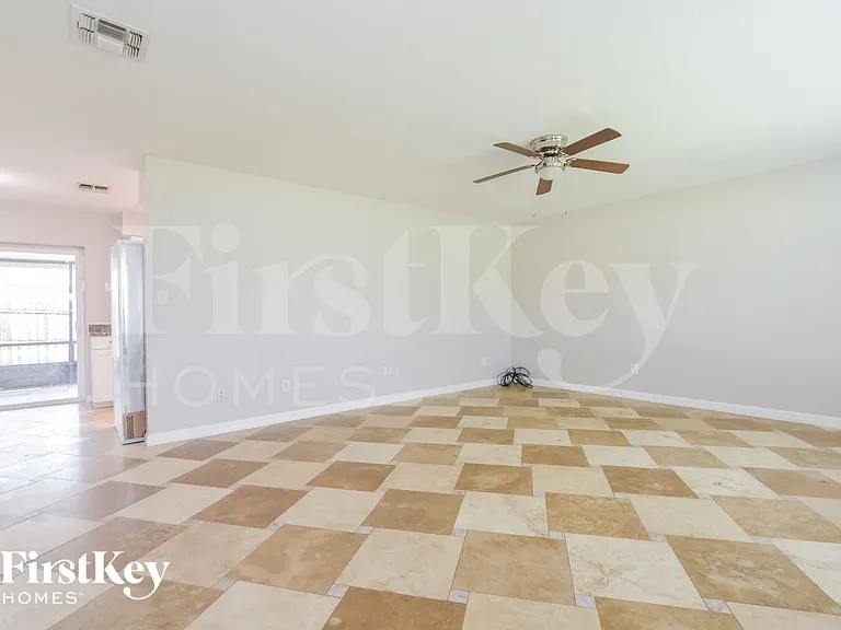497 Wurst Rd — Photo 2