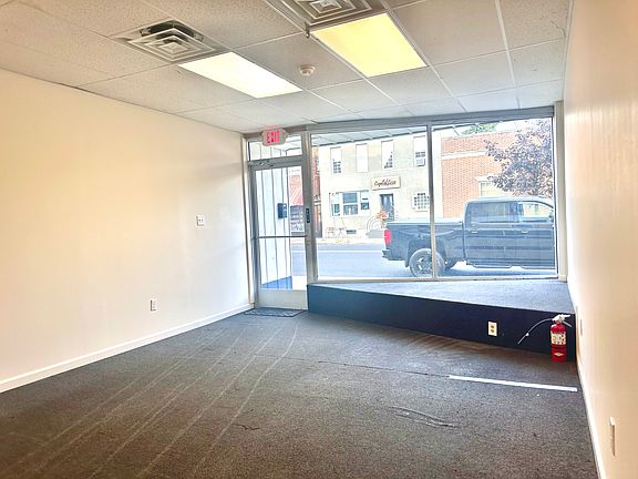 113 Baltimore St 1st Fl. Studio Live/Work Apt - Storefront From Interior