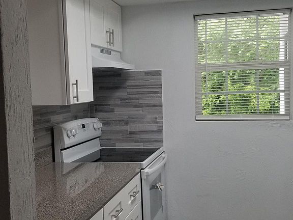 4th image of 898 S Nova Roaddaytona Bch Floor 2