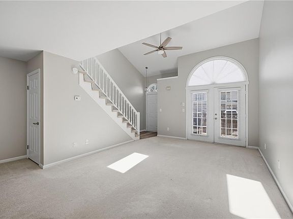 2nd image of 964 Saint Andrews Reach APT B