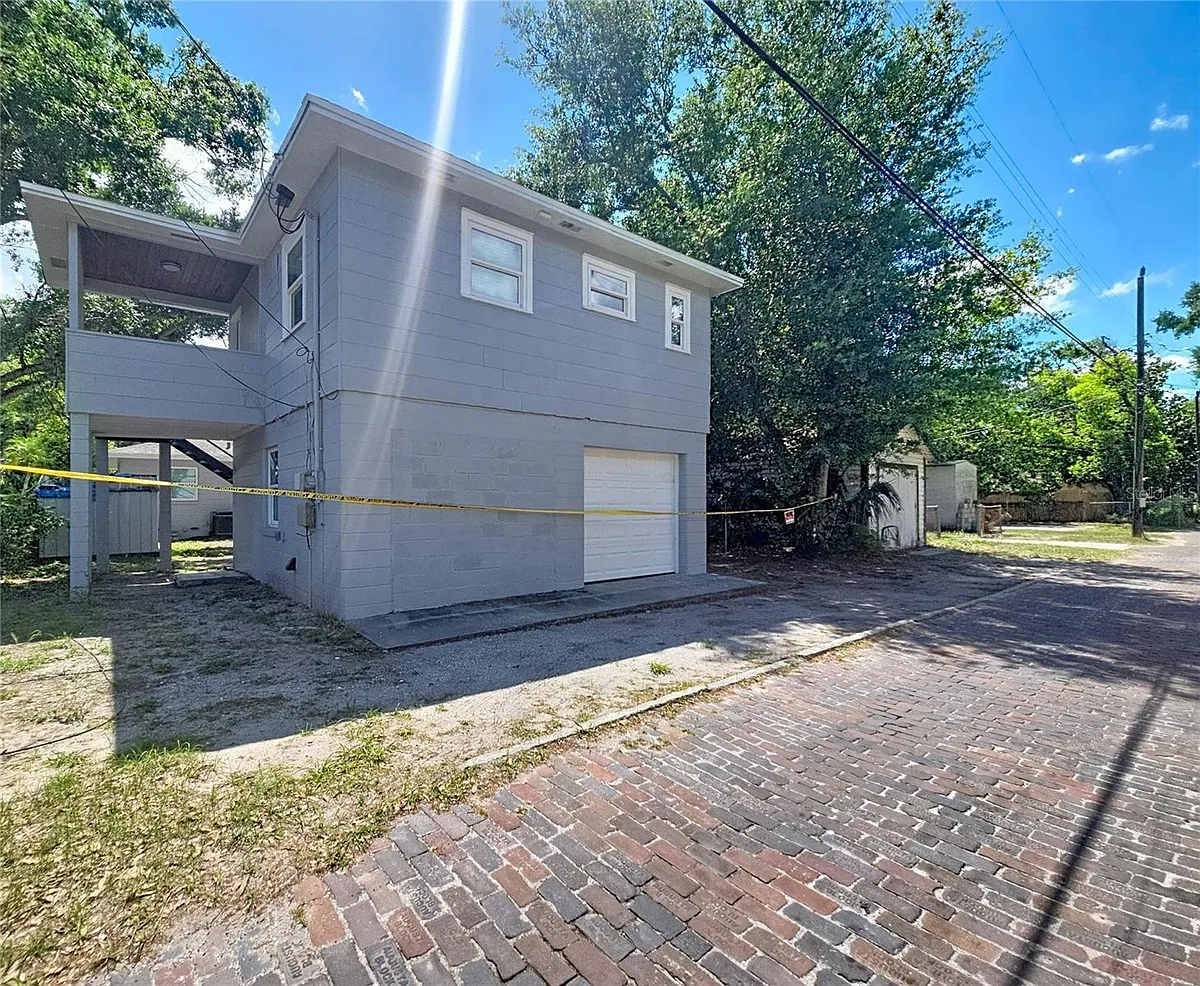 Building Photo - 1035 15th Ave S #A