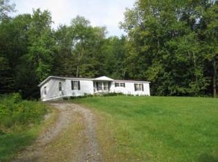 214 Pine St, Newport, NH 03773