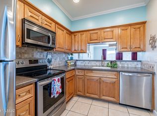 902 S Pantano Rd, Tucson, AZ 85710