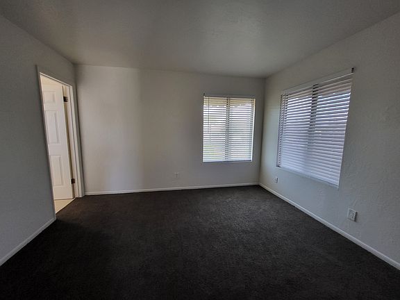 4th image of 3120 E Paradise Ln Unit 1