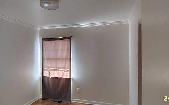 4th image of 204 Riggs St