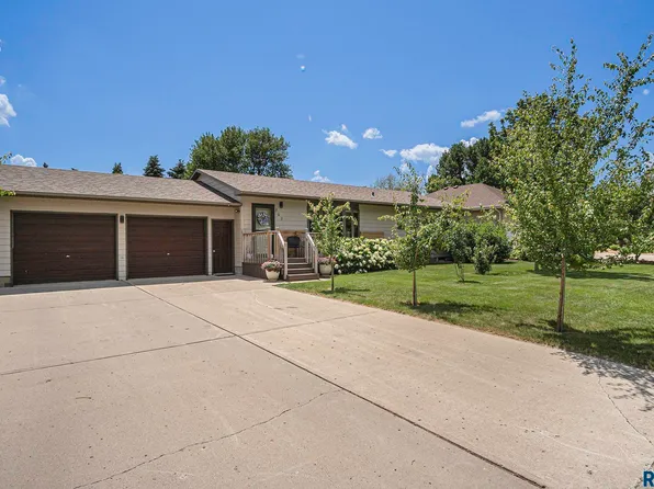 507 South St, Volga, SD 57071