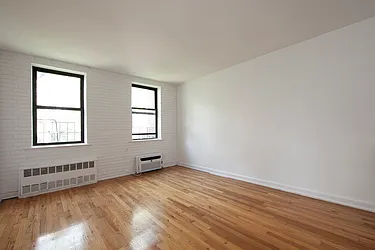 Rented by R New York