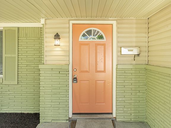 3rd image of 4137 Flamingo East Dr