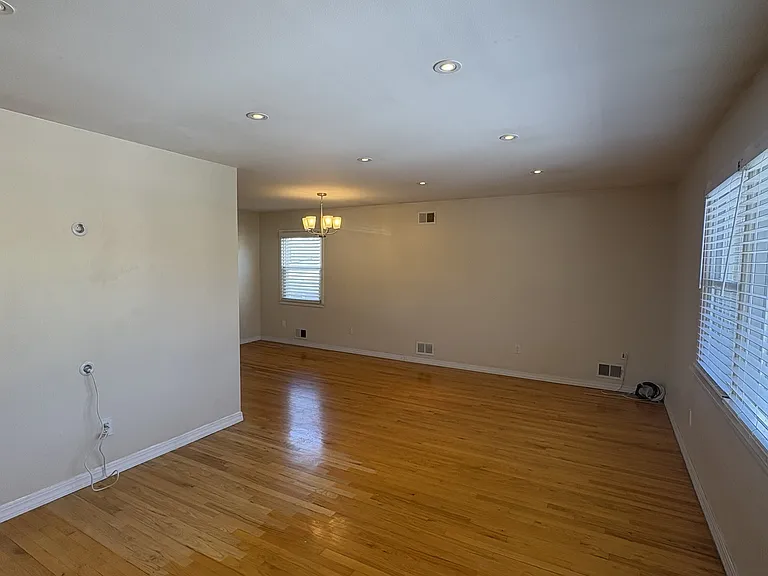 86 Notre Dame Ave #2 — Photo 6