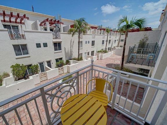 2nd image of 635 Euclid Ave APT 230