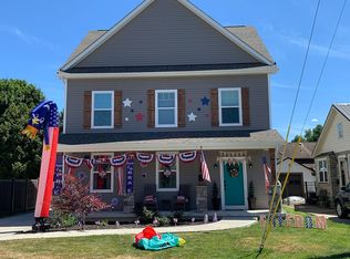 109 1st St, Zelienople, PA 16063