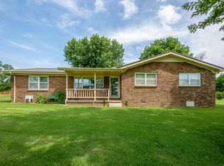 7592 Highway 230, Mc Ewen, TN 37101