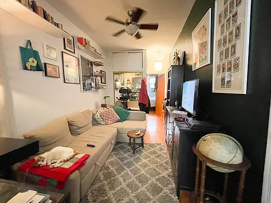 Rented by Ulas Real Estates Inc | media 25