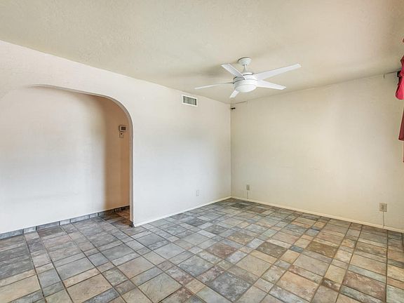 5th image of 4230 W Garden Dr
