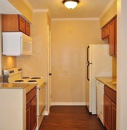 4th image of 904 University Oaks Blvd APT 028