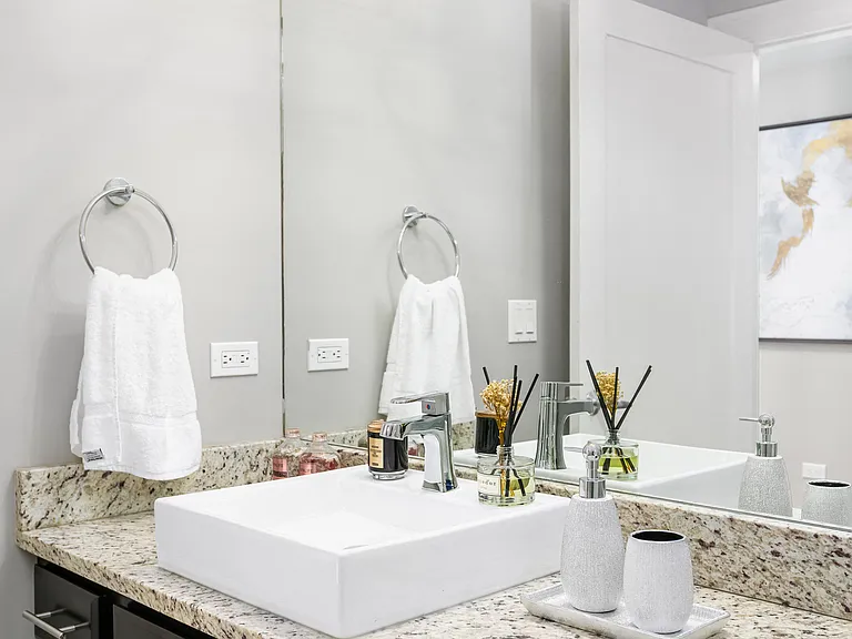 Somerset Place Apartments — Photo 15