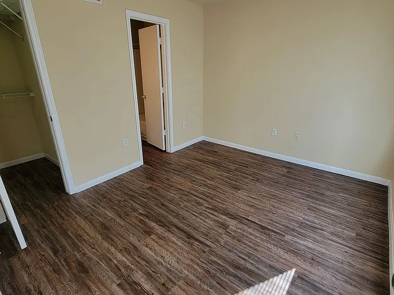 529 Sw Pkwy #301 — Photo 4