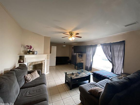 5th image of 710 Fairview St