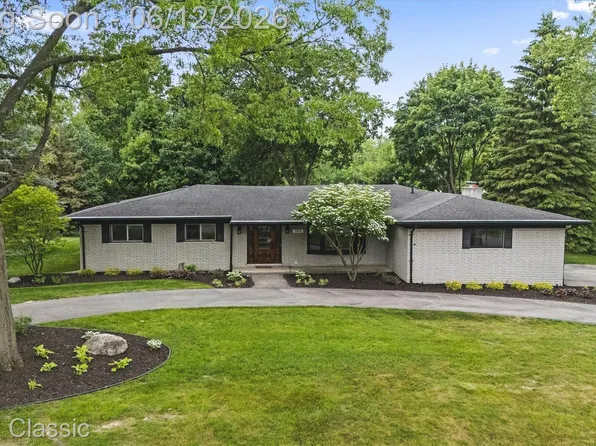 12901 Drury Ln, Plymouth, MI 48170