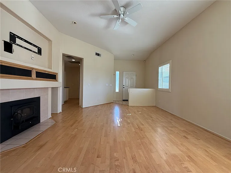 33015 Eagle Point Dr — Photo 4