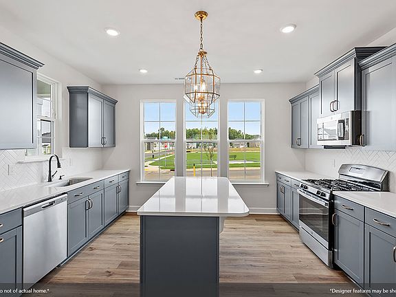 3rd image of 360 White Oak Garden Way