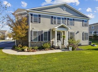 28 Fillmore Dr, Morristown, NJ 07960